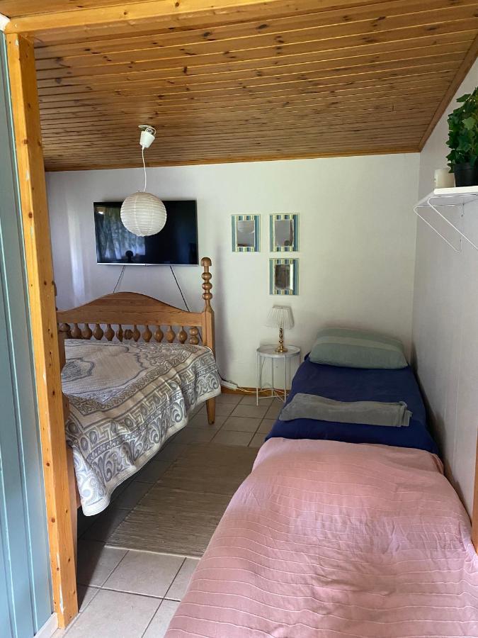 Gaeststuga I Loefsaeng Hajstorp Töreboda 外观 照片